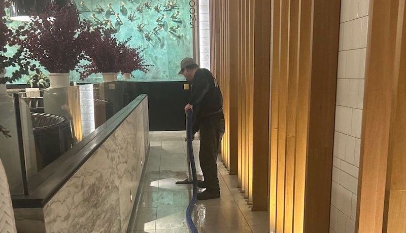 bar cleaning