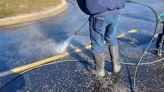 parking lot pressure washing