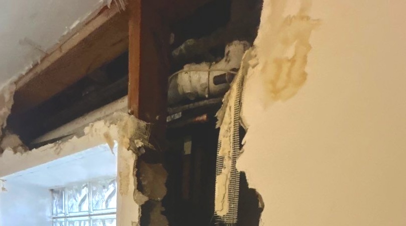 burst pipe water damage lake bluff