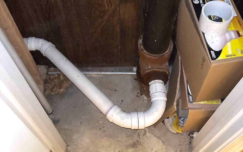 sewer pipe basement chicago