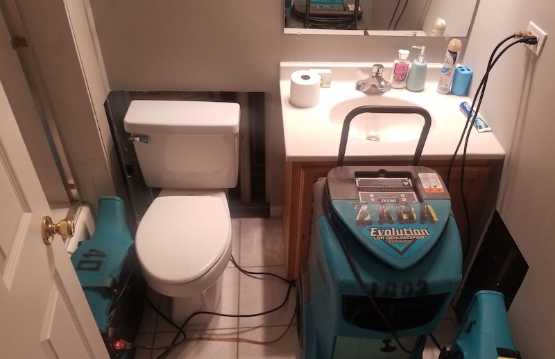 fixing bathroom supply leak chicago servicemaster 